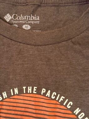 Columbia Men's Brown Short-Sleeve Tee with Orange Graphic